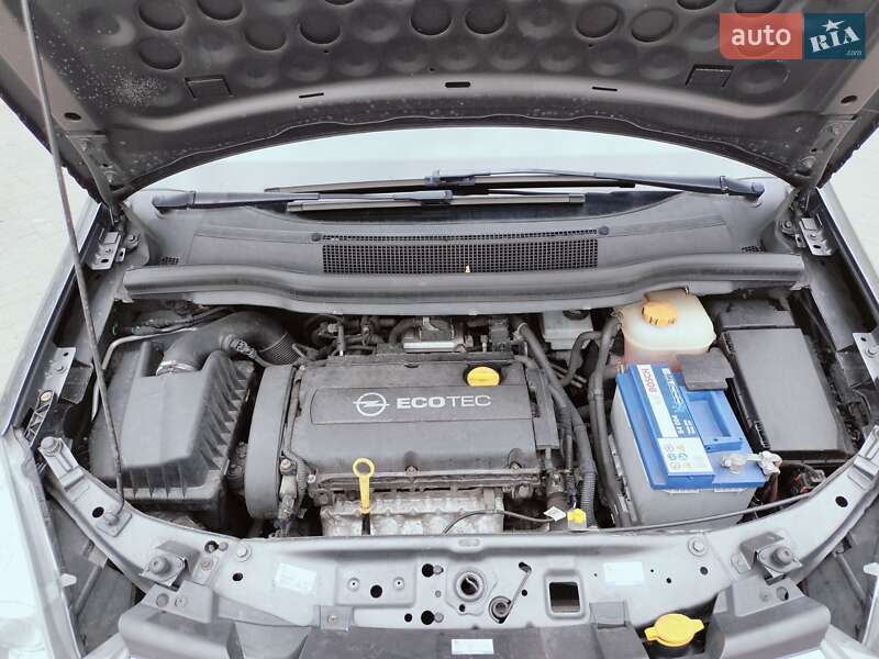 Минивэн Opel 1.8 Liter 2012 в Ровно