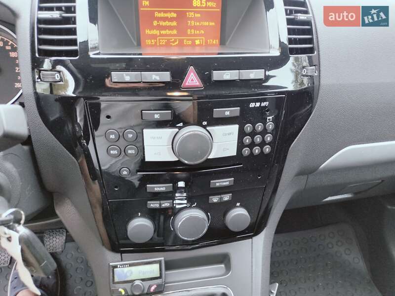 Минивэн Opel 1.8 Liter 2012 в Ровно