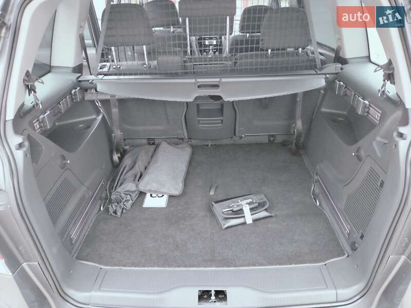 Минивэн Opel 1.8 Liter 2012 в Ровно
