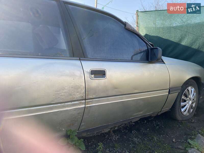 Седан Opel 1.8 Liter 1987 в Золотоноші фото 5 Седан Opel 1.8 Liter 1987 в Золотоноші