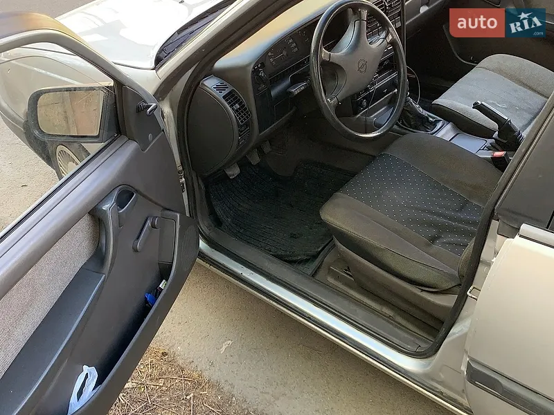 Opel 1.8 Liter 1987 VIN W0L000016H1170512 фото оголошення 5 з 44