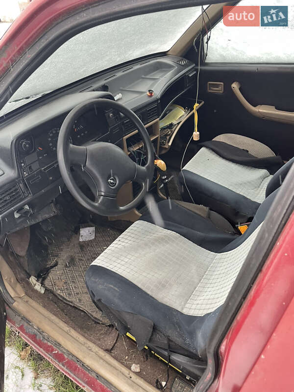 Седан Opel 1900 1970 в Львові фото 4 Седан Opel 1900 1970 в Львові