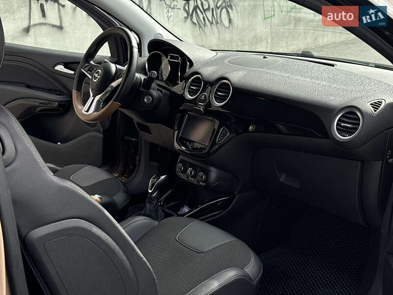 Хетчбек Opel Adam 2015 в Львові