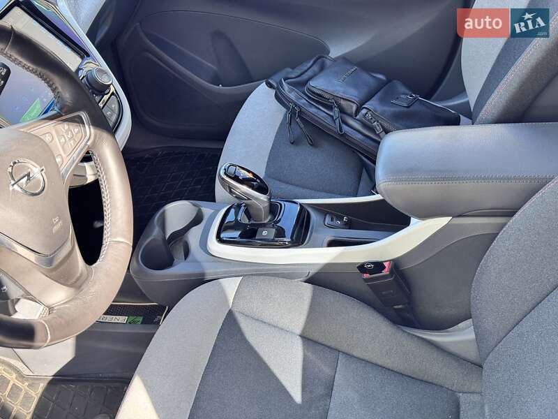 Хэтчбек Opel Ampera-e 2017 в Черновцах