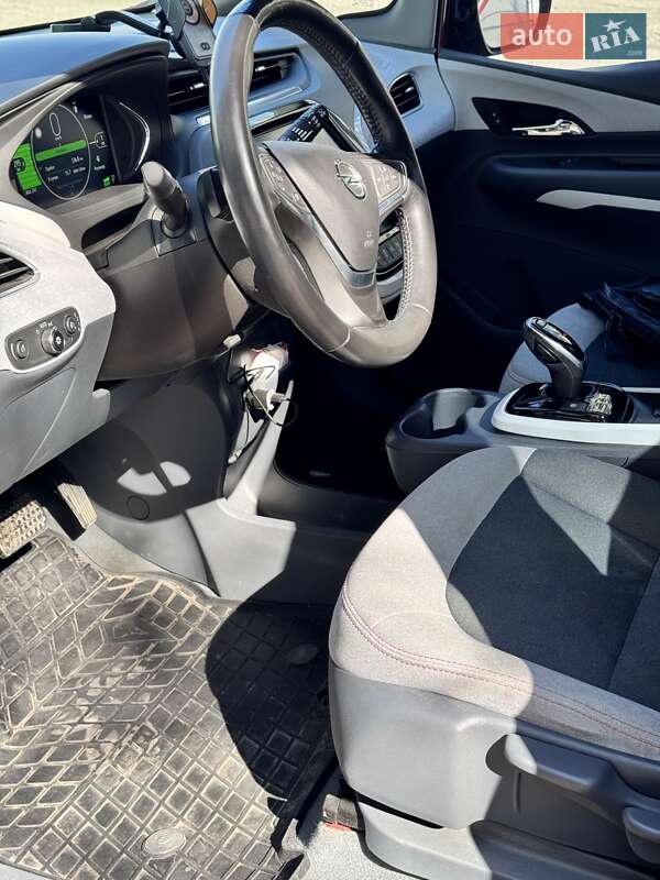 Хетчбек Opel Ampera-e 2017 в Чернівцях