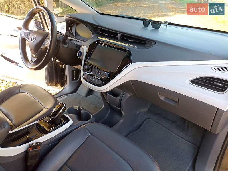 Хетчбек Opel Ampera-e 2017 в Бродах