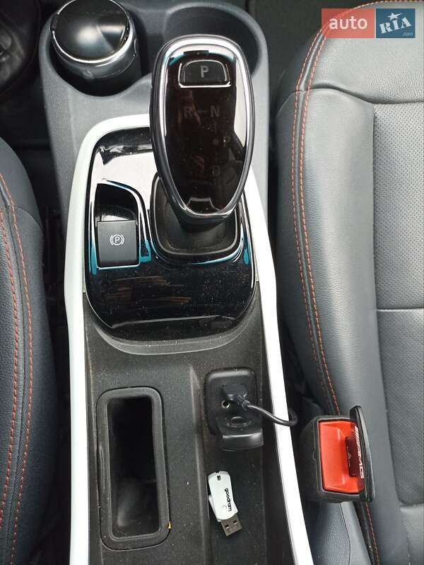 Хетчбек Opel Ampera-e 2017 в Бродах