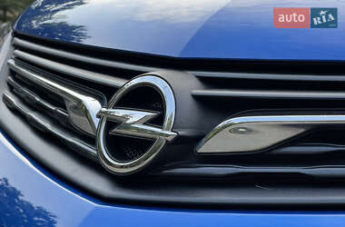 Хэтчбек Opel Ampera-e 2019 в 