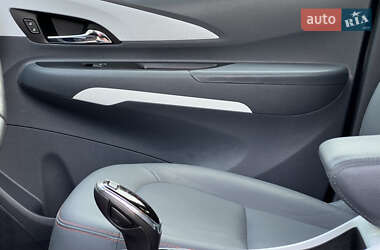 Хэтчбек Opel Ampera-e 2019 в 
