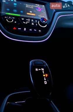 Хэтчбек Opel Ampera-e 2020 в 