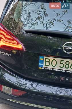 Хэтчбек Opel Ampera-e 2019 в 