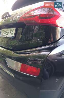 Хэтчбек Opel Ampera-e 2019 в 