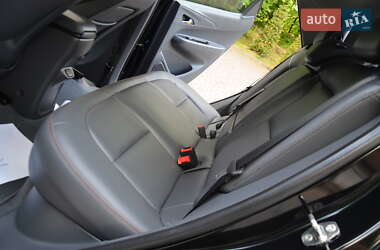 Хэтчбек Opel Ampera-e 2020 в 