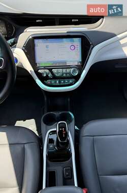 Хэтчбек Opel Ampera-e 2020 в 