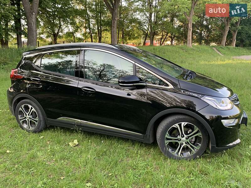 Хэтчбек Opel Ampera-e 2020 в 