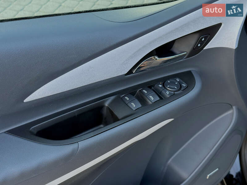Хэтчбек Opel Ampera-e 2017 в Радивилове