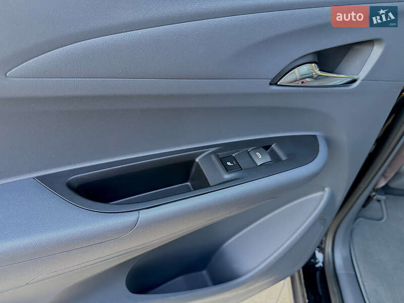 Хэтчбек Opel Ampera-e 2017 в Радивилове