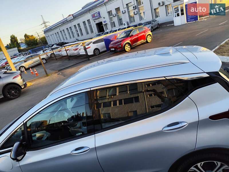 Хэтчбек Opel Ampera-e 2017 в Киеве