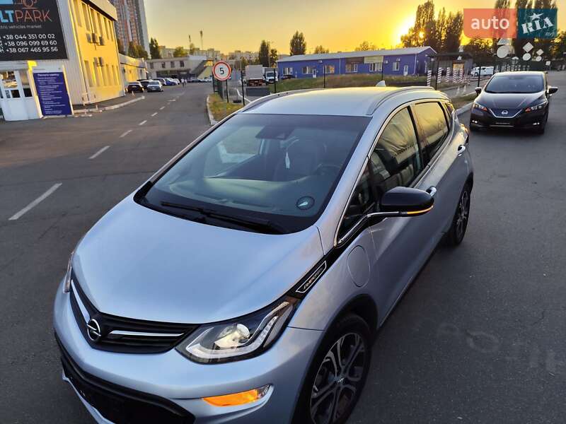 Хэтчбек Opel Ampera-e 2017 в Киеве