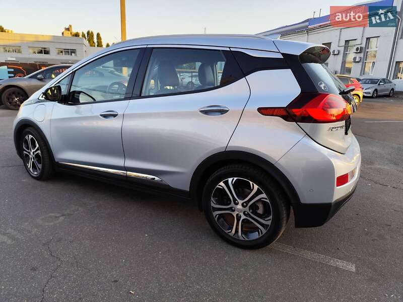 Хэтчбек Opel Ampera-e 2017 в Киеве