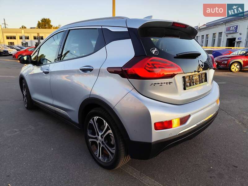 Хэтчбек Opel Ampera-e 2017 в Киеве
