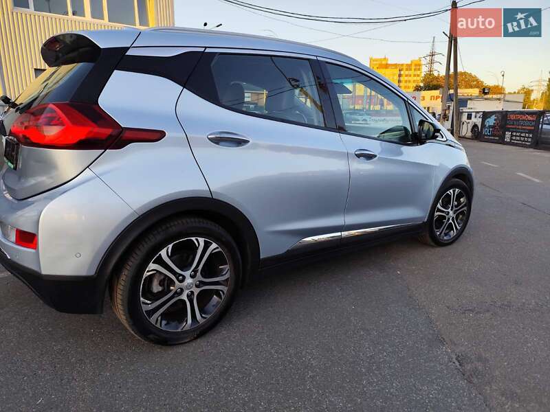 Хэтчбек Opel Ampera-e 2017 в Киеве