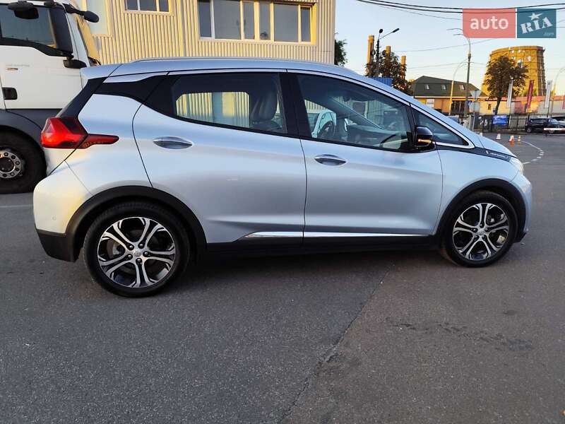 Хэтчбек Opel Ampera-e 2017 в Киеве