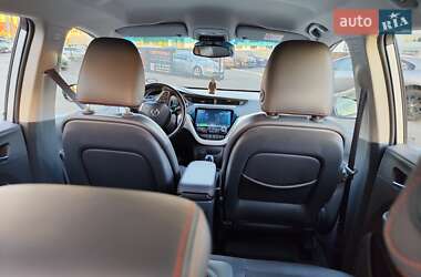 Хэтчбек Opel Ampera-e 2017 в Киеве