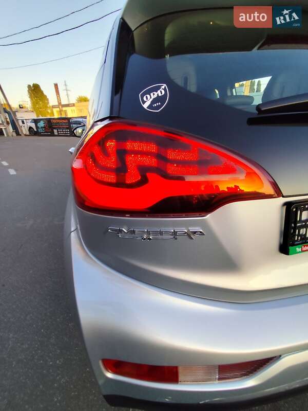 Хэтчбек Opel Ampera-e 2017 в Киеве