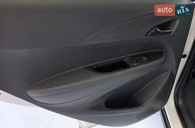 Хэтчбек Opel Ampera-e 2019 в 