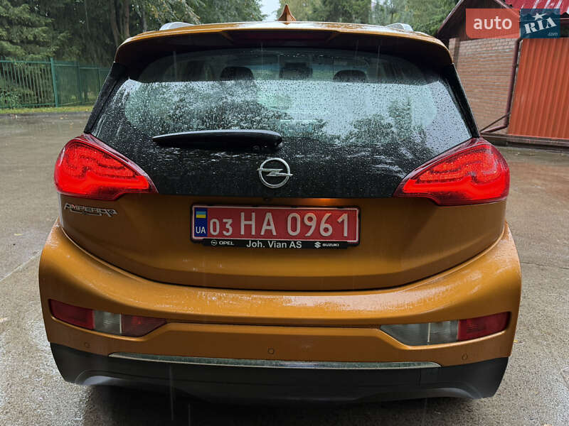 Хэтчбек Opel Ampera-e 2017 в Львове