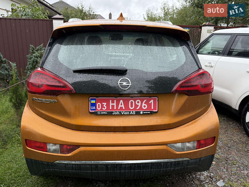 Хэтчбек Opel Ampera-e 2017 в Львове