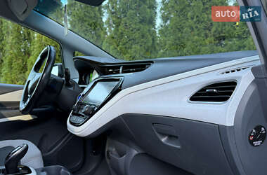 Хэтчбек Opel Ampera-e 2020 в 