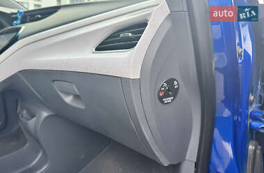 Хэтчбек Opel Ampera-e 2019 в 