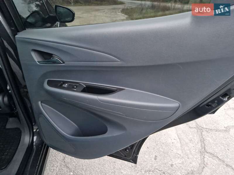 Хэтчбек Opel Ampera-e 2019 в Киеве