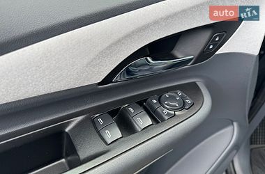 Хэтчбек Opel Ampera-e 2017 в Коломые фото 54 Хэтчбек Opel Ampera-e 2017 в Коломые