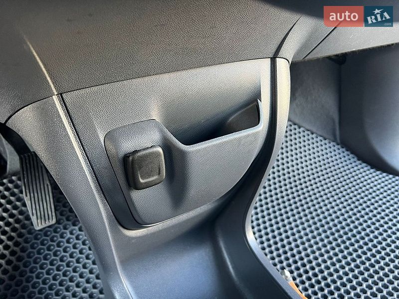 Хэтчбек Opel Ampera-e 2017 в Житомире фото 40 Хэтчбек Opel Ampera-e 2017 в Житомире