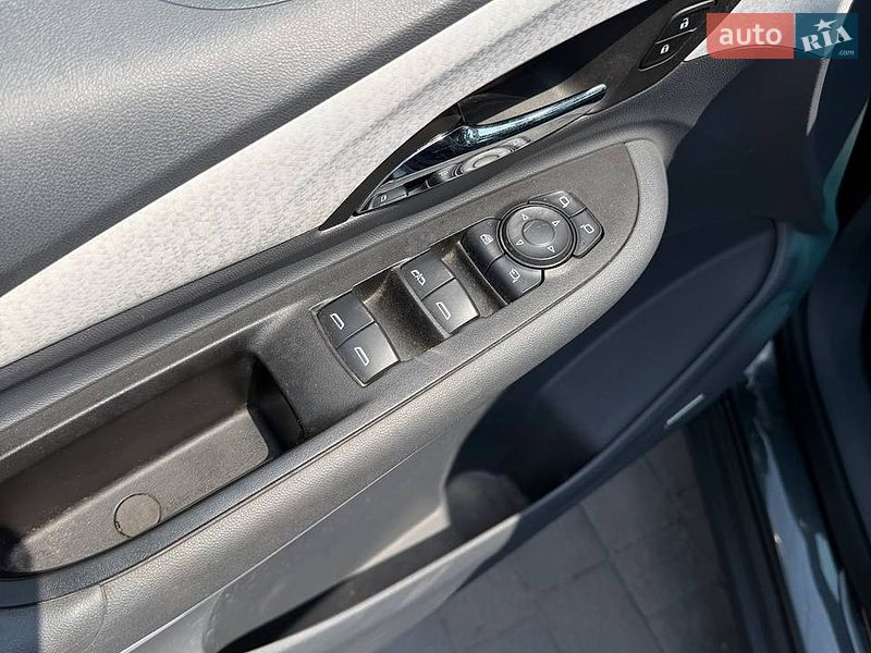 Хэтчбек Opel Ampera-e 2017 в Львове