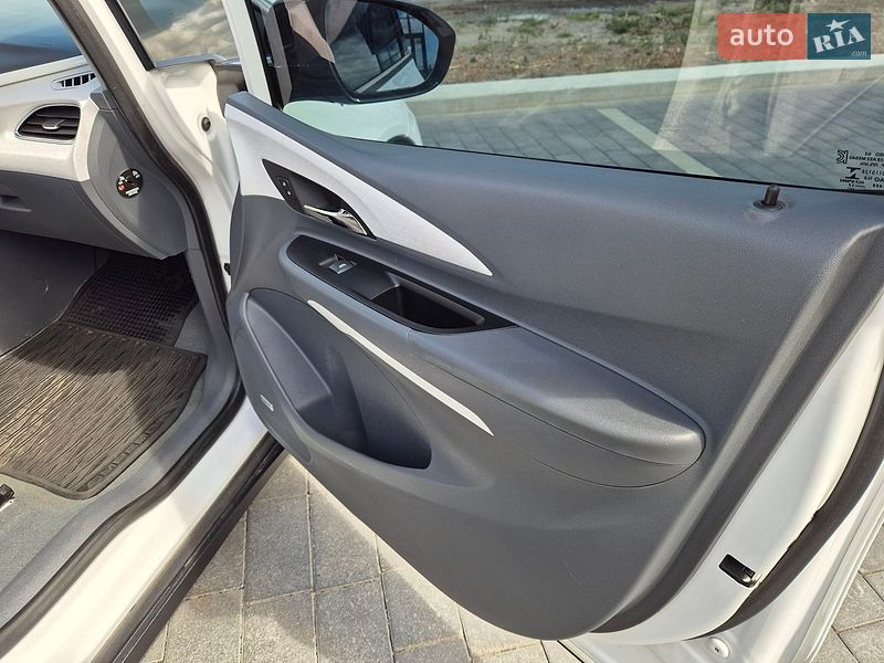 Хетчбек Opel Ampera-e 2017 в Ковелі