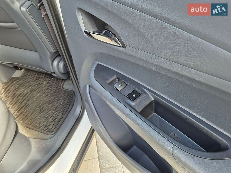 Хетчбек Opel Ampera-e 2017 в Ковелі