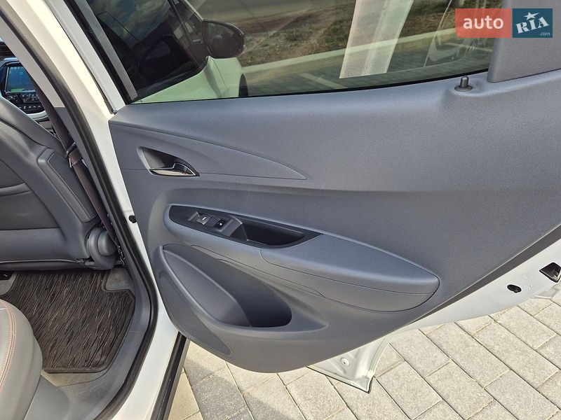 Хетчбек Opel Ampera-e 2017 в Ковелі