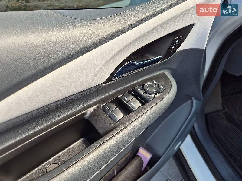 Хетчбек Opel Ampera-e 2017 в Ковелі