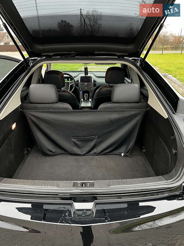 Хэтчбек Opel Ampera 2012 в Любомле