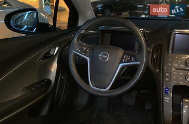 Хетчбек Opel Ampera 2011 в 