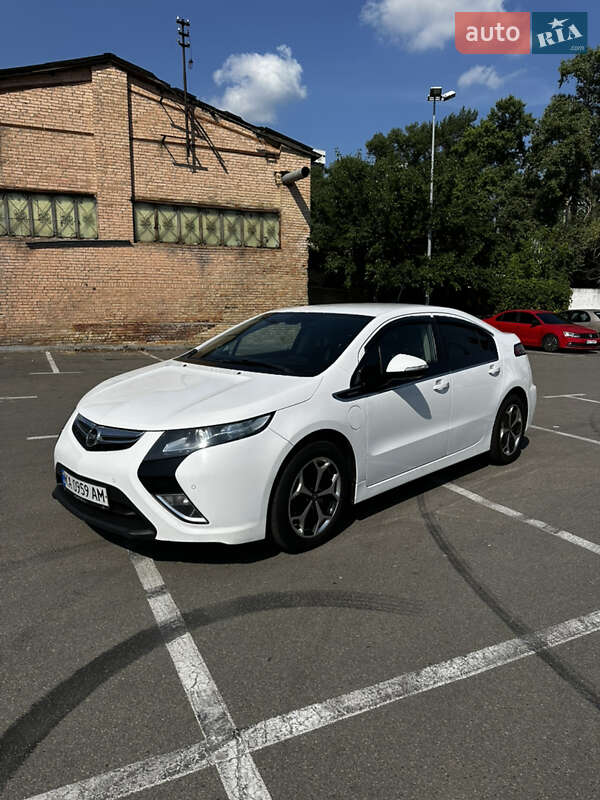Opel Ampera 2012