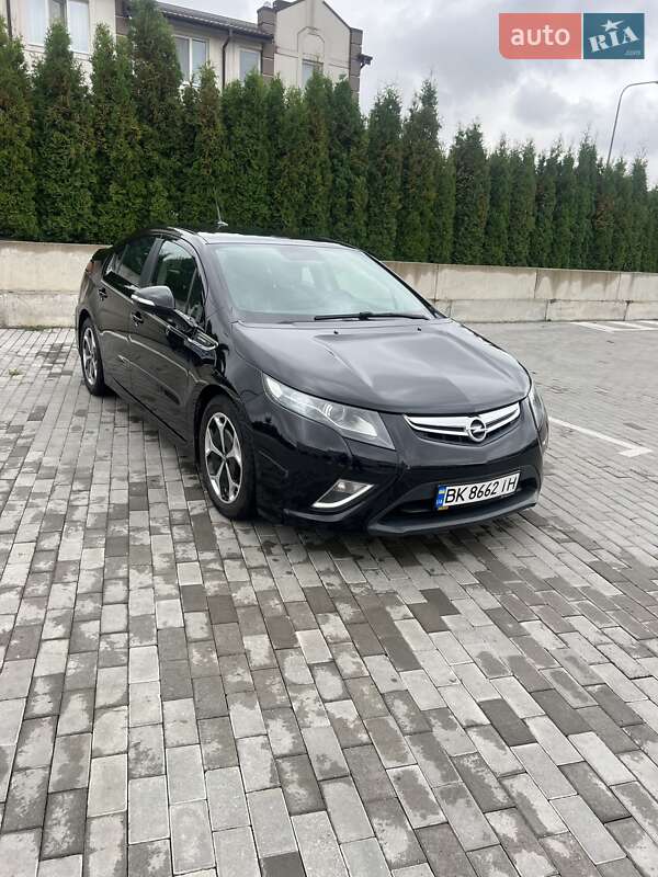 Хэтчбек Opel Ampera 2012 в Ровно