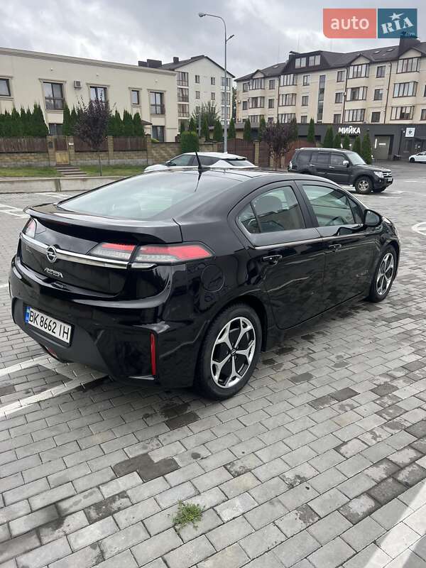 Хэтчбек Opel Ampera 2012 в Ровно