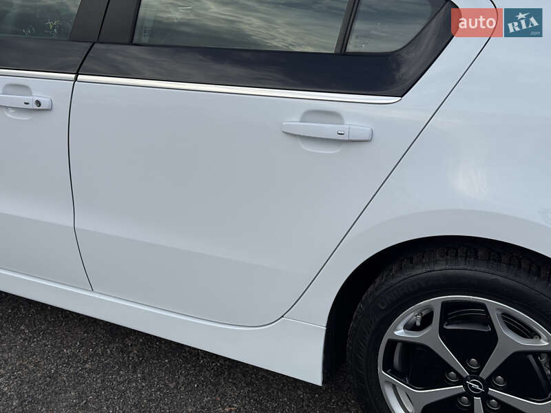 Хэтчбек Opel Ampera 2012 в Белой Церкви