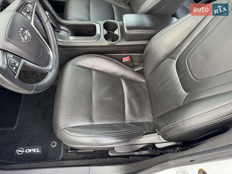 Хэтчбек Opel Ampera 2012 в Белой Церкви