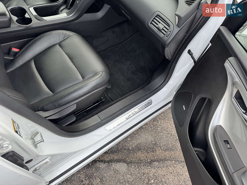 Хэтчбек Opel Ampera 2012 в Белой Церкви